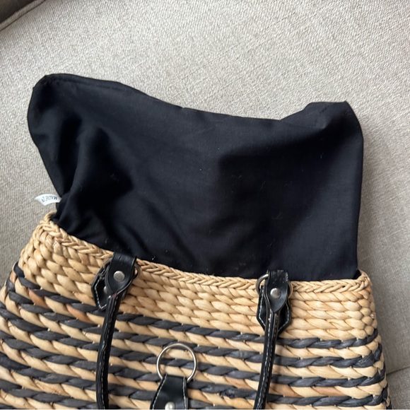 Sun-n-Sand Black and Beige Woven Handbag - Picture 8 of 9